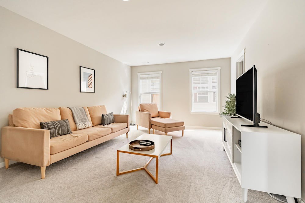 Photo of Livingroom in Union Hill-Novelty Hill