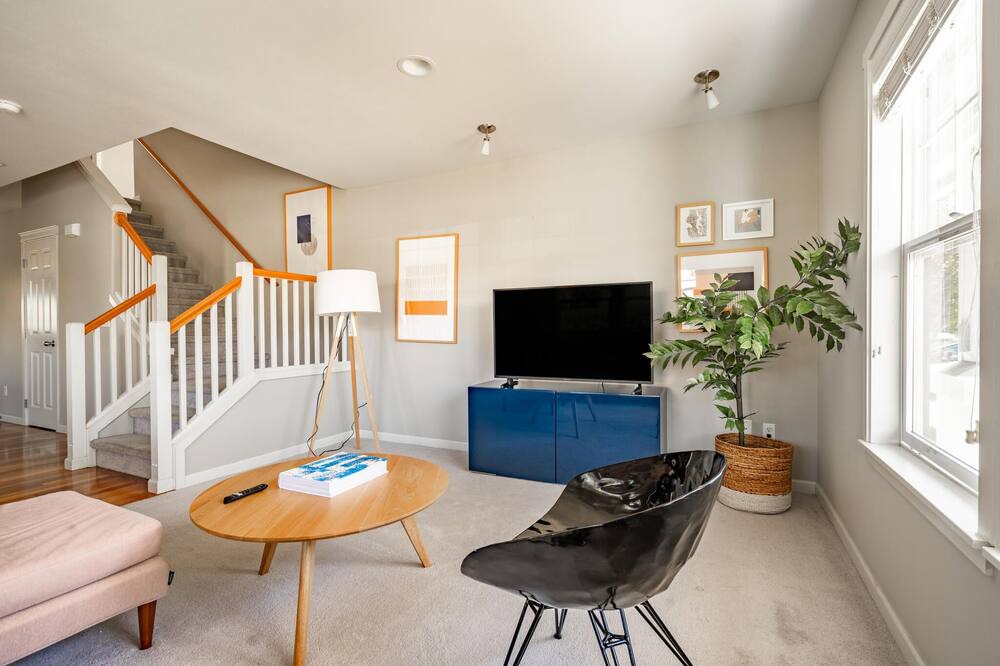 Photo of Livingroom in Union Hill-Novelty Hill
