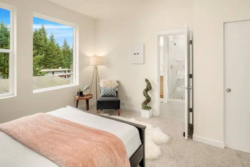 Photo of Bedroom in Burien