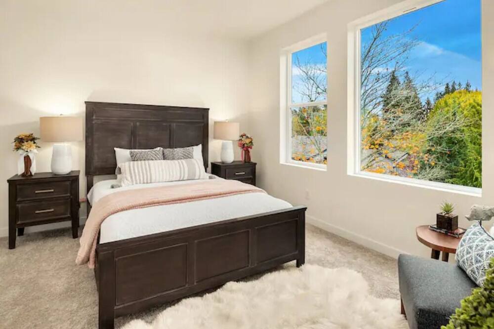 Photo of Bedroom in Burien