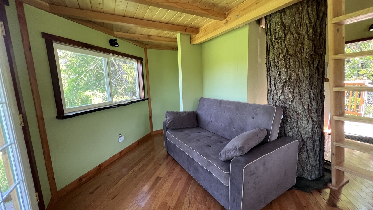 Photo of Livingroom in Cave Junction