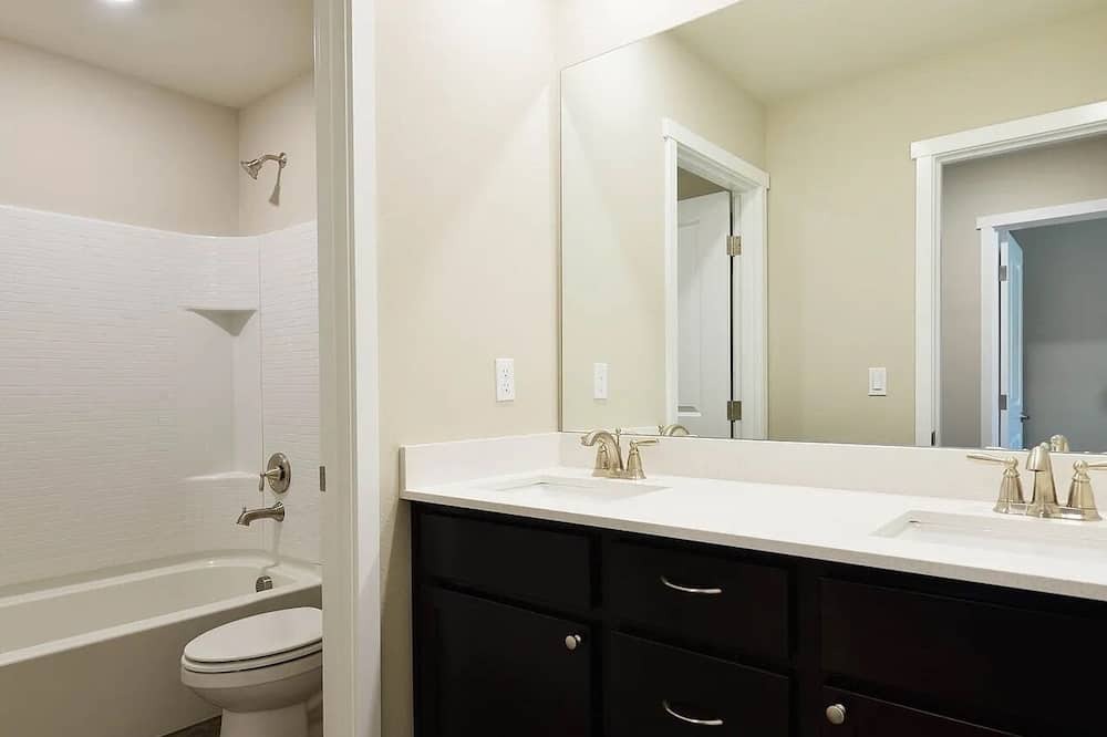 Photo of Bathroom in West Hills
