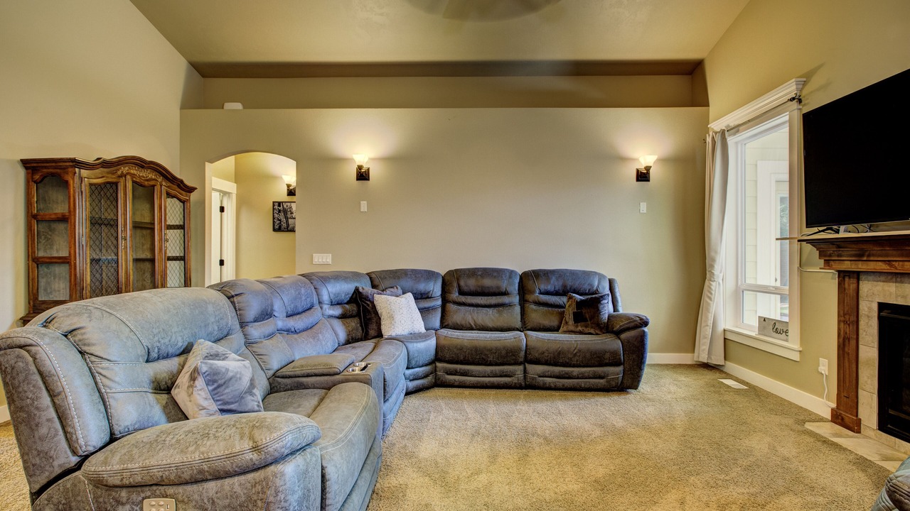 Photo of Livingroom in Southwest Ada County Alliance