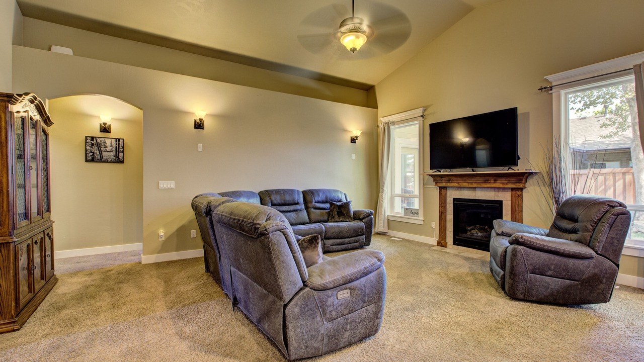 Photo of Livingroom in Southwest Ada County Alliance
