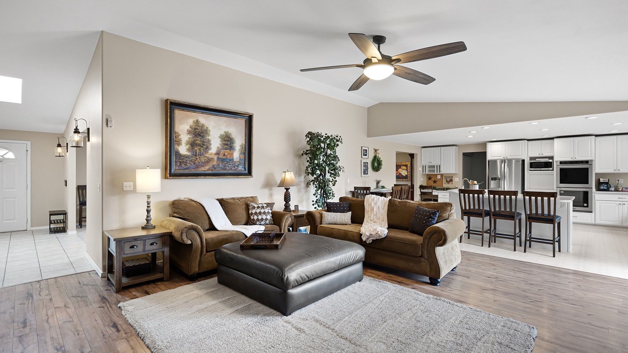 Photo of Livingroom in Edgewood