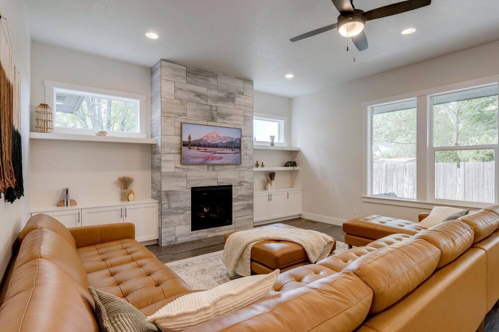 Photo of Livingroom in West Valley