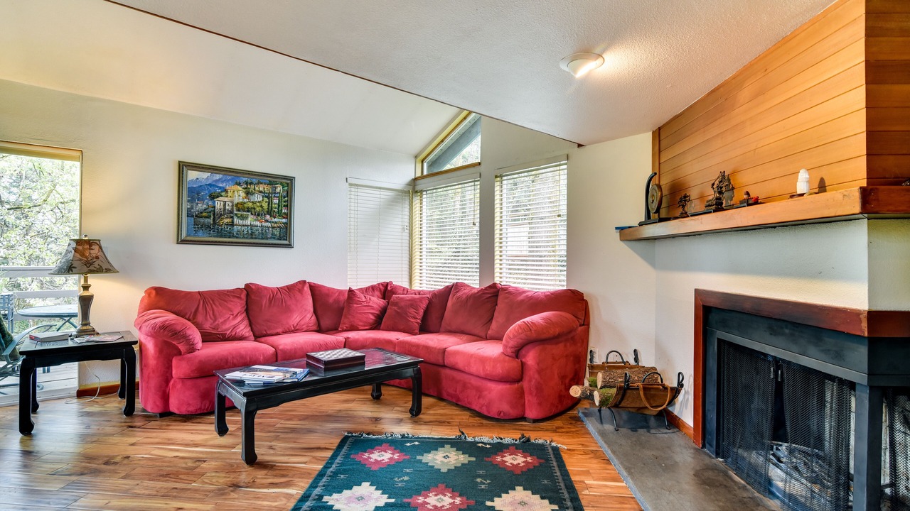 Photo of Livingroom in Hidden Springs