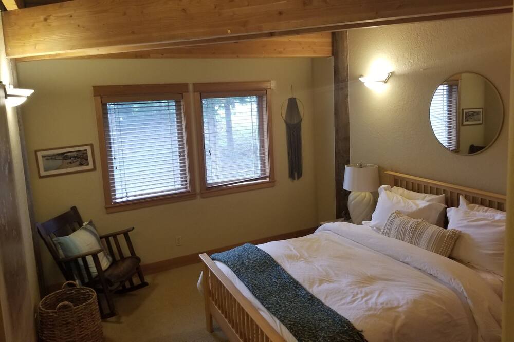 Photo of Bedroom in Gig Harbor
