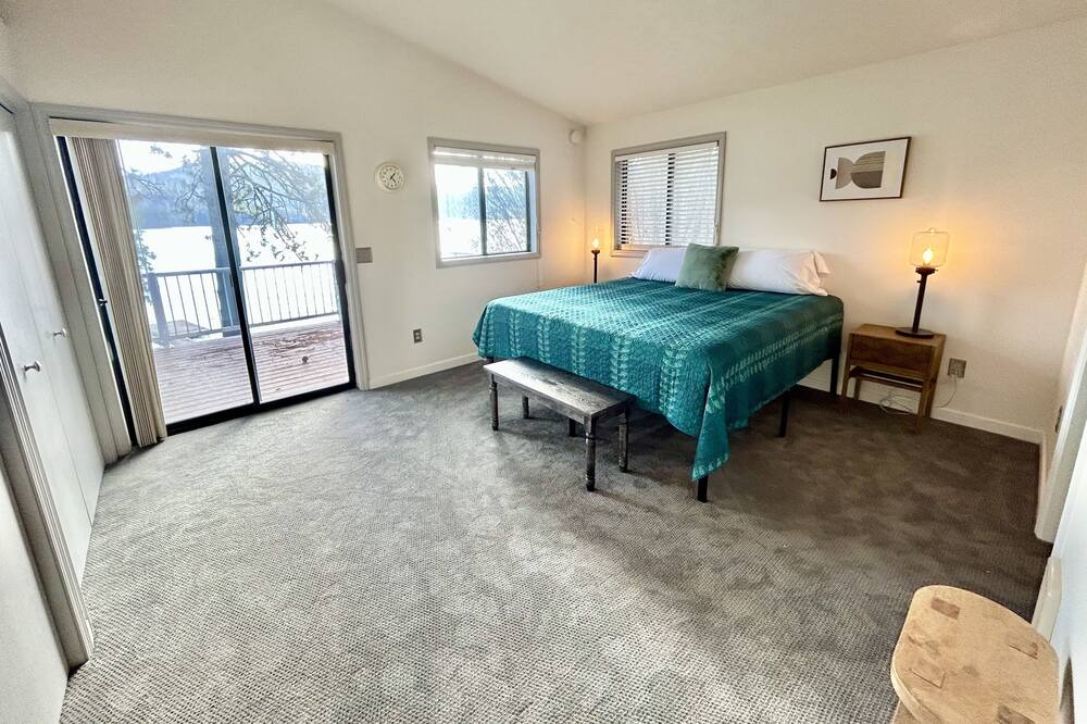 Photo of Bedroom in Newman Lake