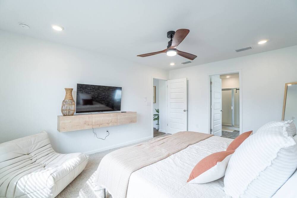 Photo of Bedroom in Foley