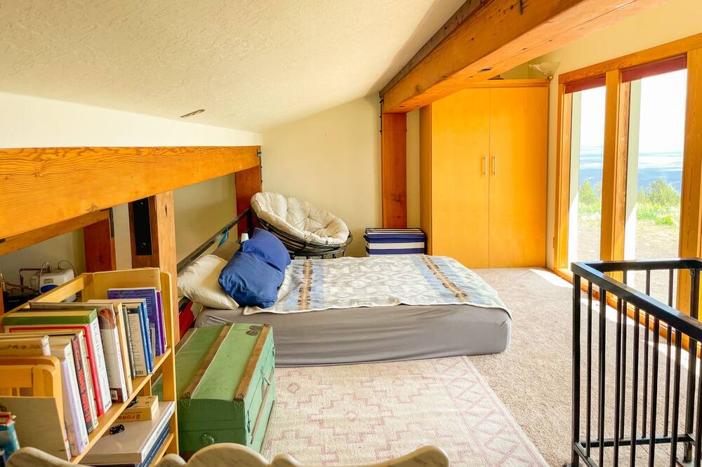 Photo of Bedroom in Klamath Falls