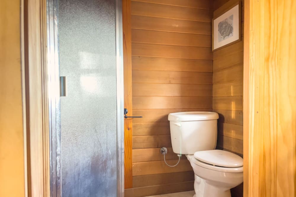 Photo of Bathroom in Klamath Falls