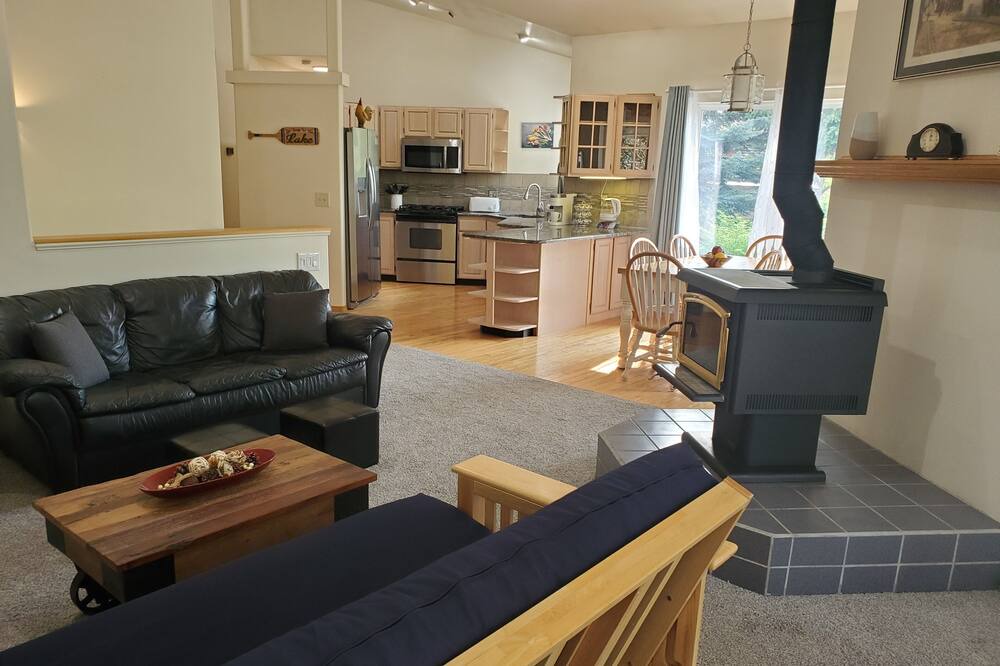 Photo of Livingroom in Hayden View Estates