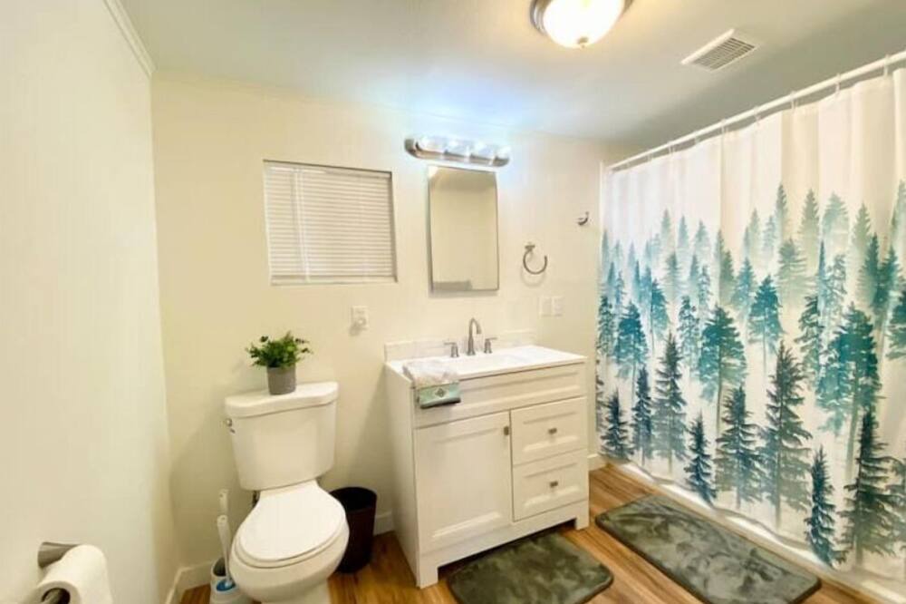 Photo of Bathroom in Riddle