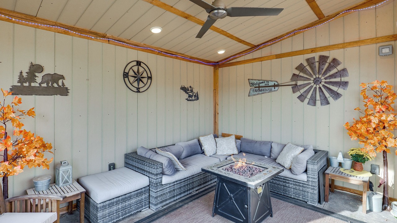 Photo of Livingroom in Bluffdale