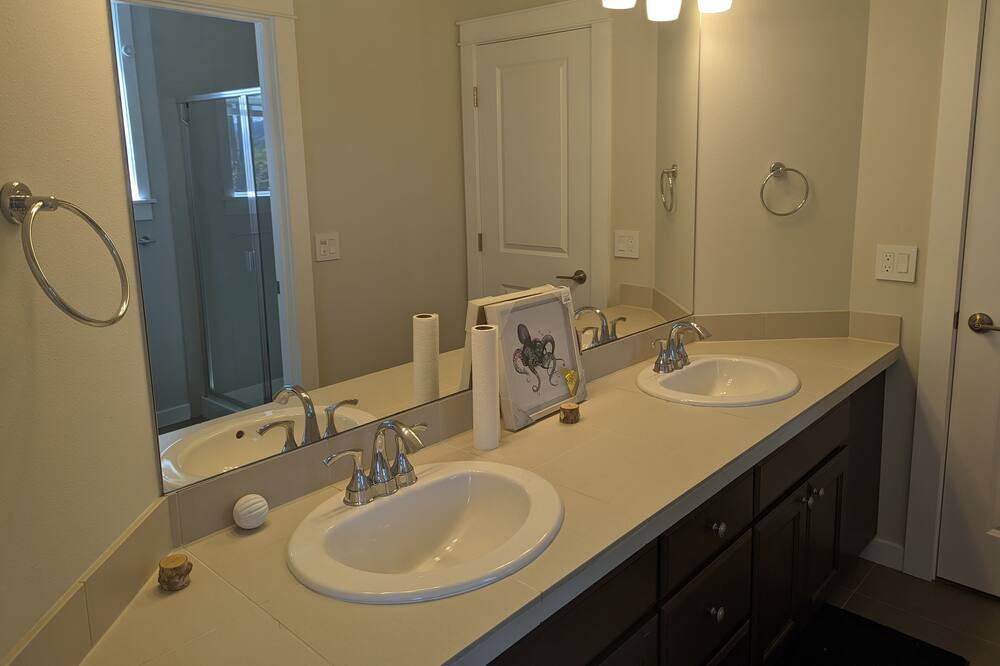 Photo of Bathroom in Sammamish