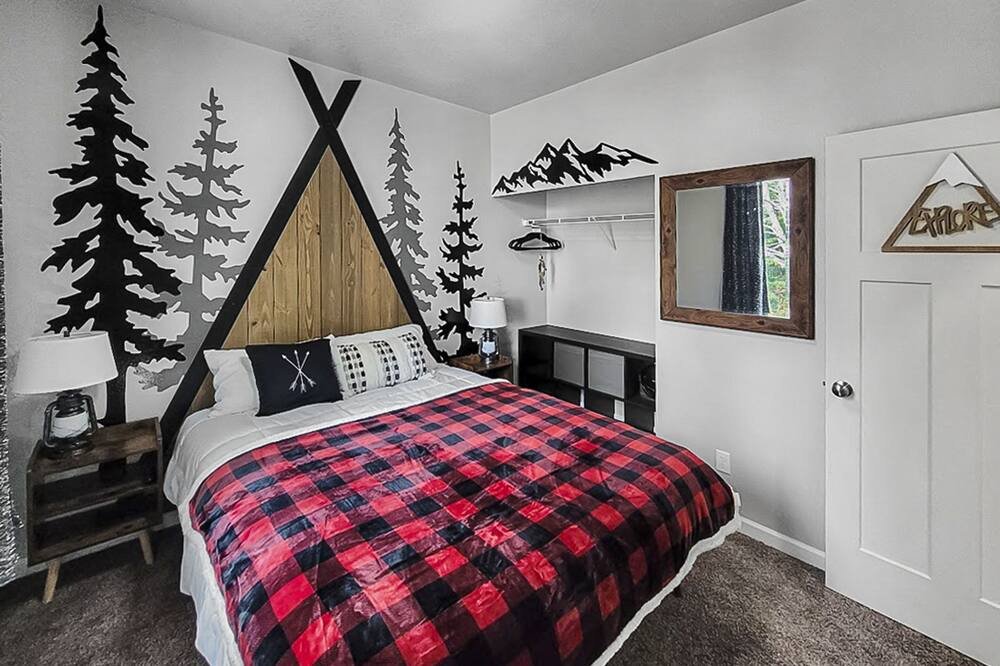 Photo of Bedroom in Blachly
