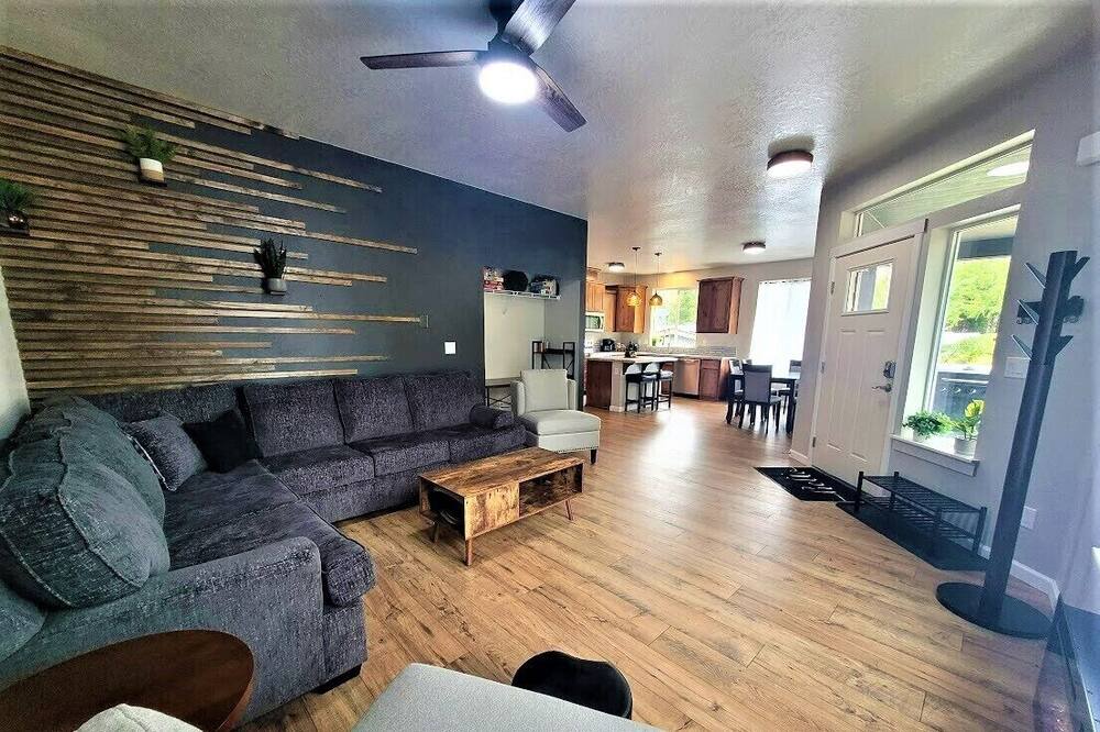 Photo of Livingroom in Blachly