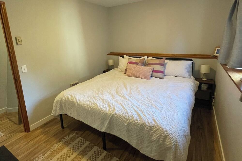 Photo of Bedroom in Coupeville