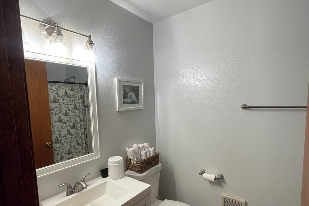 Photo of Bathroom in Coupeville
