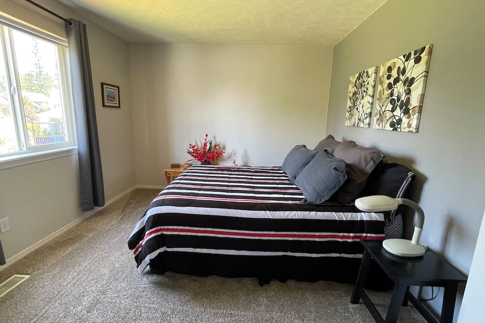 Photo of Bedroom in Latah Valley