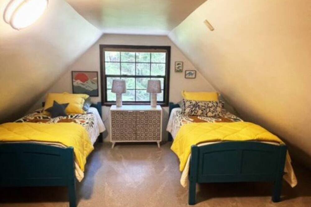 Photo of Bedroom in Enumclaw