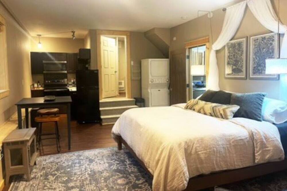 Photo of Bedroom in Enumclaw