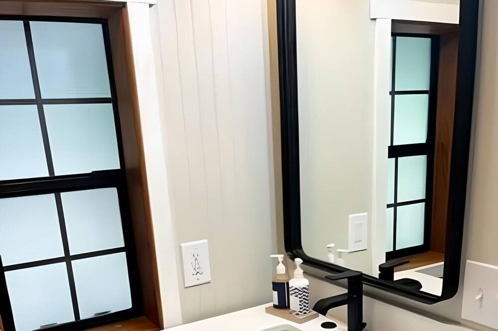 Photo of Bathroom in Enumclaw