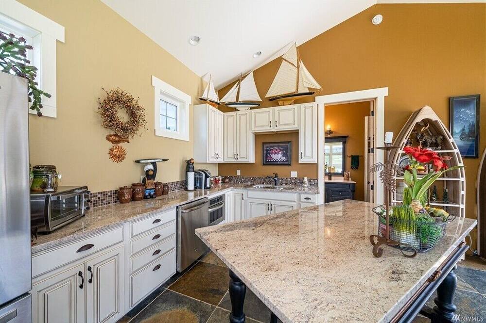 Photo of Kitchen in Manson