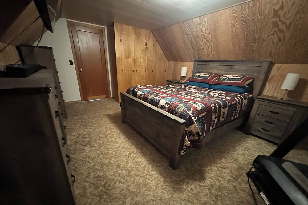 Photo of Bedroom in Klamath Falls