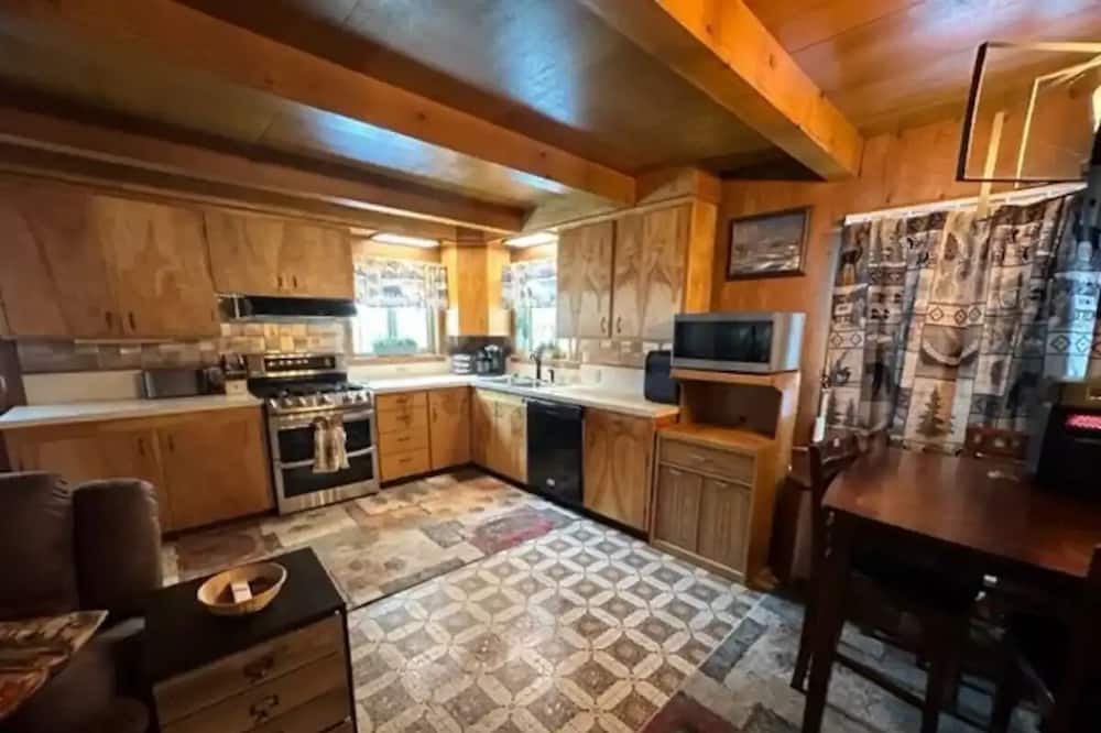 Photo of Kitchen in Klamath Falls