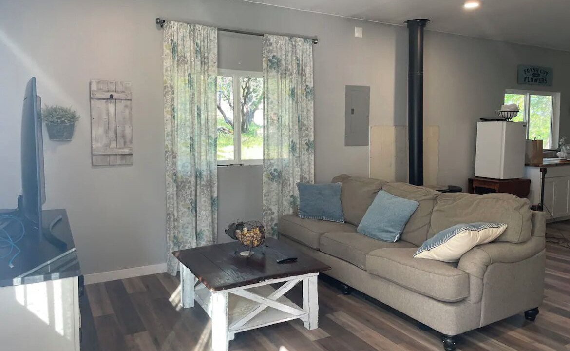 Photo of Livingroom in Medford