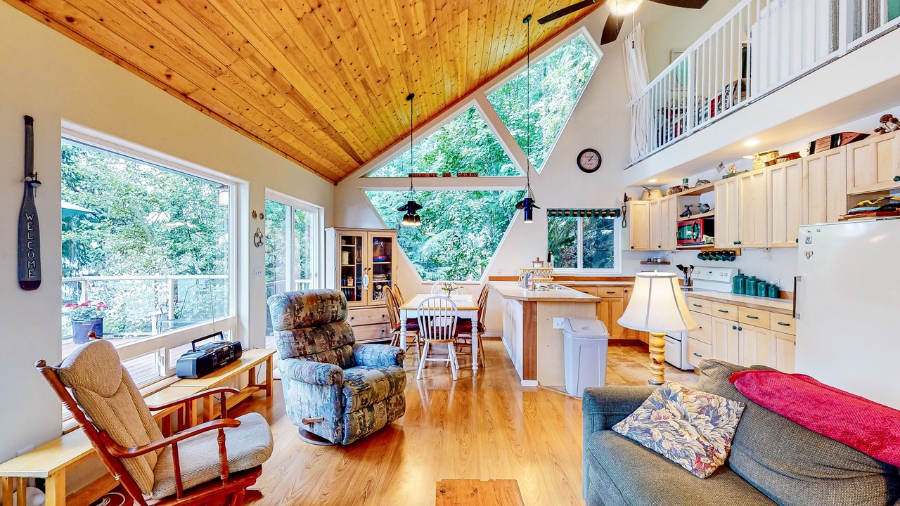 Photo of Livingroom in Sagle