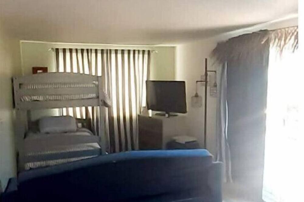Photo of Bedroom in Sunland Estates