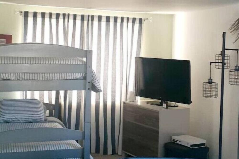 Photo of Bedroom in Sunland Estates