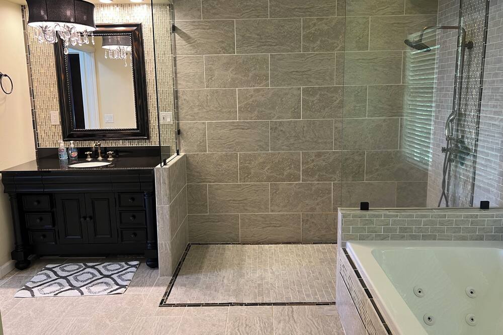 Photo of Bathroom in Retsil