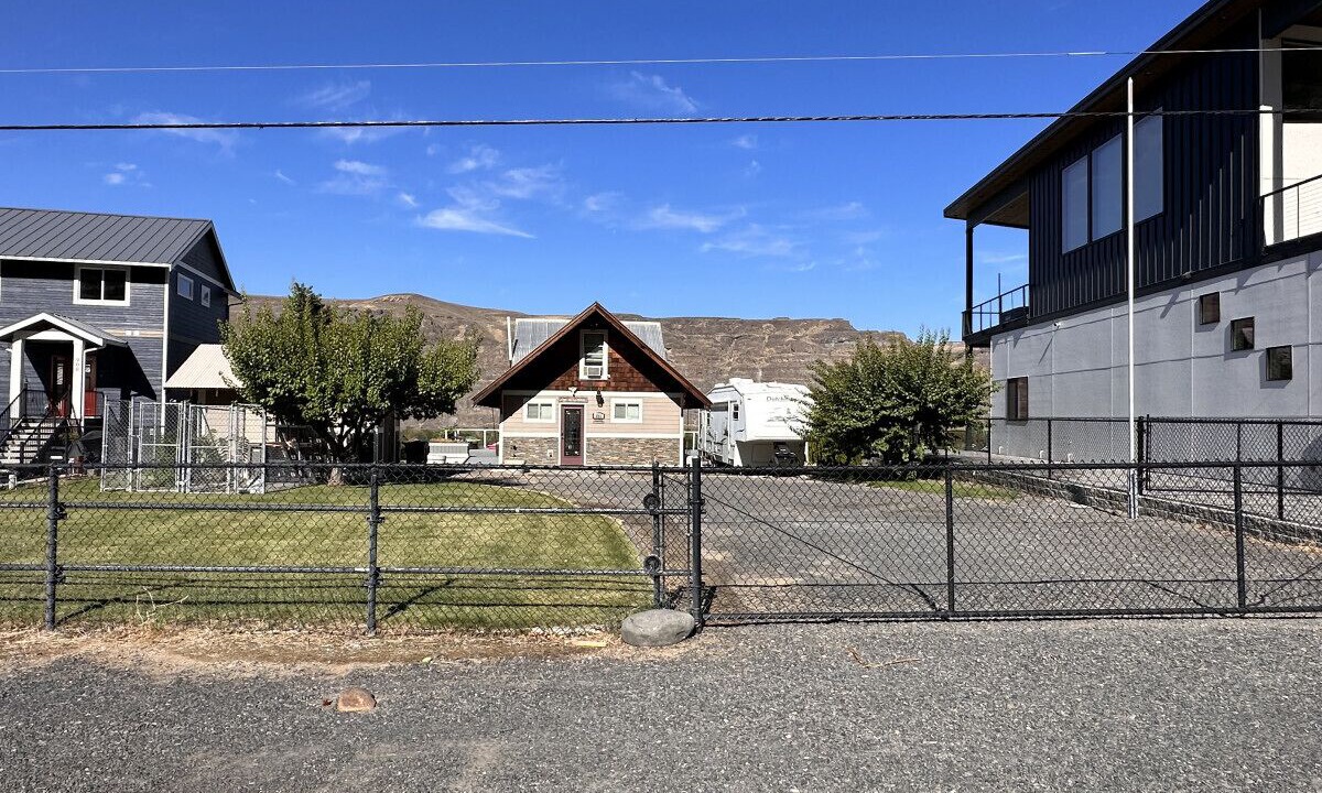 Photo of Outdoor in Sunland Estates
