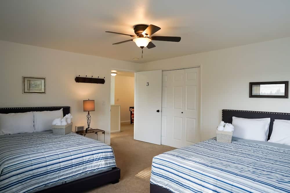 Photo of Bedroom in Elk