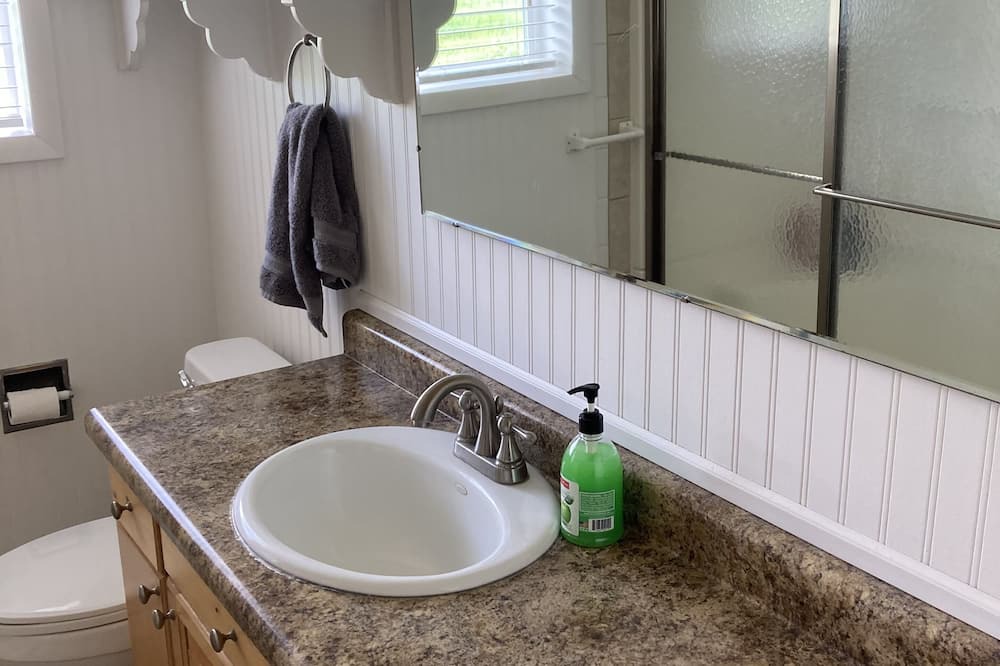 Photo of Bathroom in Freedom