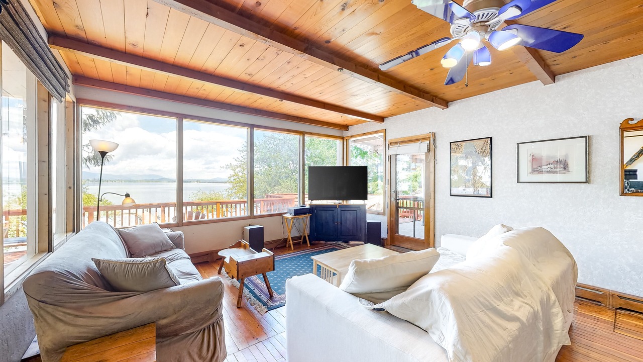 Photo of Livingroom in Sandpoint