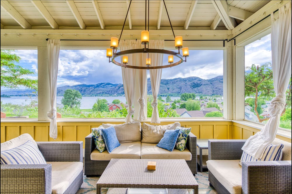 Photo of Livingroom in Oroville
