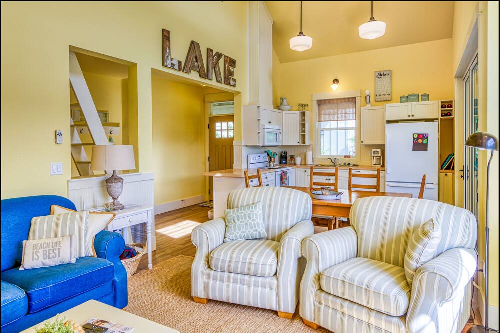Photo of Livingroom in Oroville