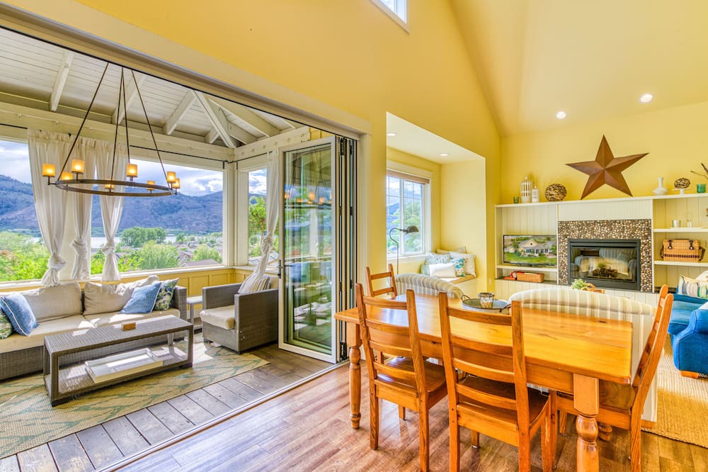 Photo of Livingroom in Oroville