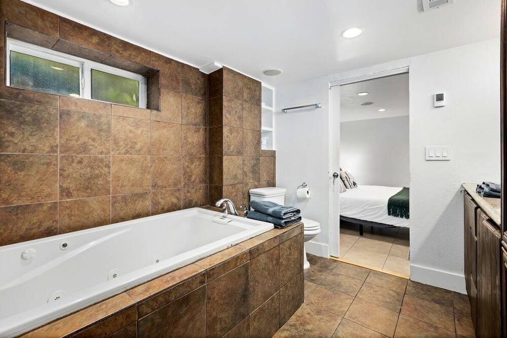 Photo of Bathroom in Mid-Beacon Hill