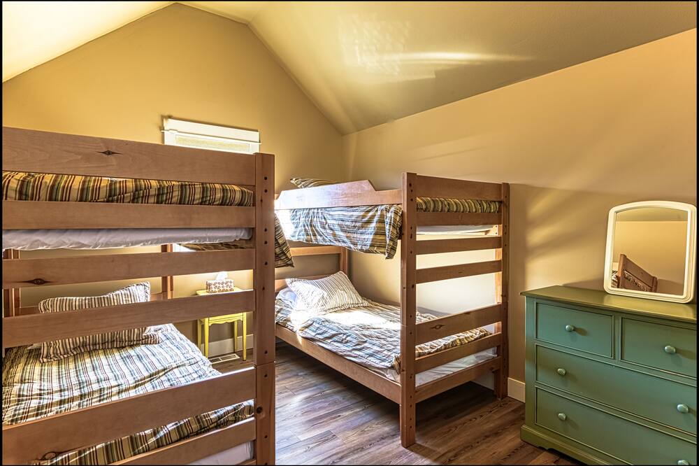 Photo of Bedroom in Oroville