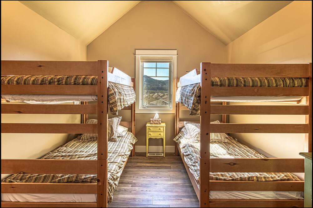 Photo of Bedroom in Oroville