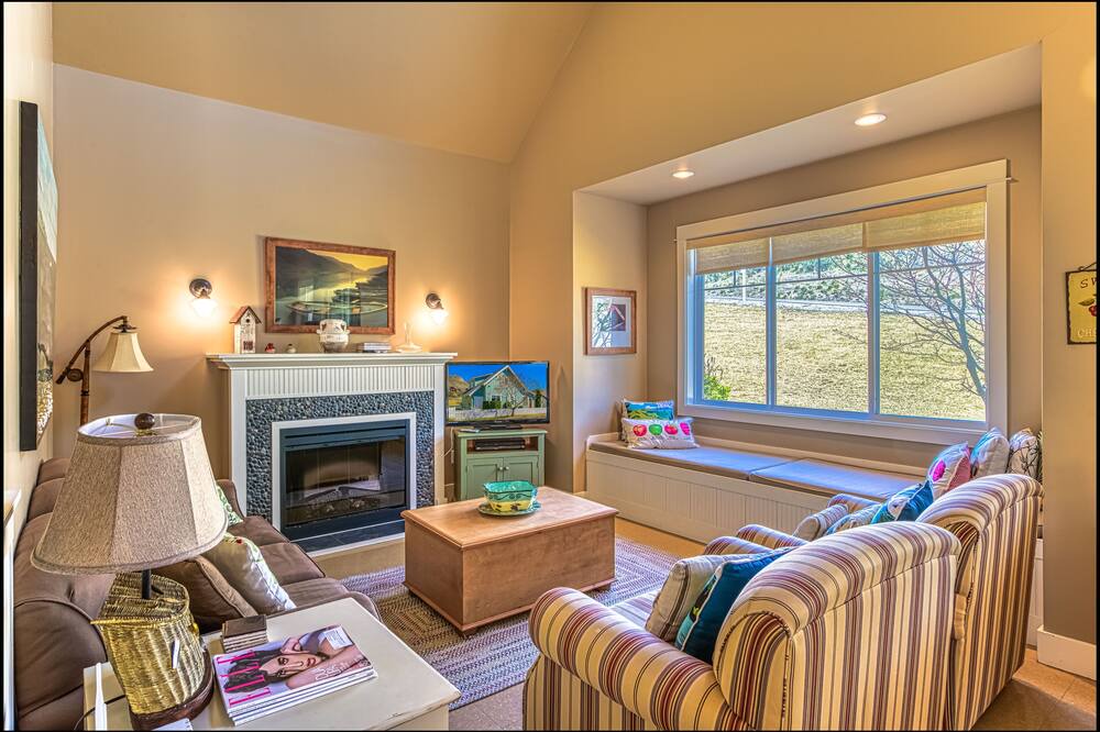Photo of Livingroom in Oroville