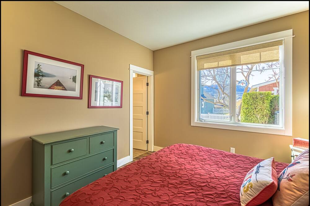 Photo of Bedroom in Oroville