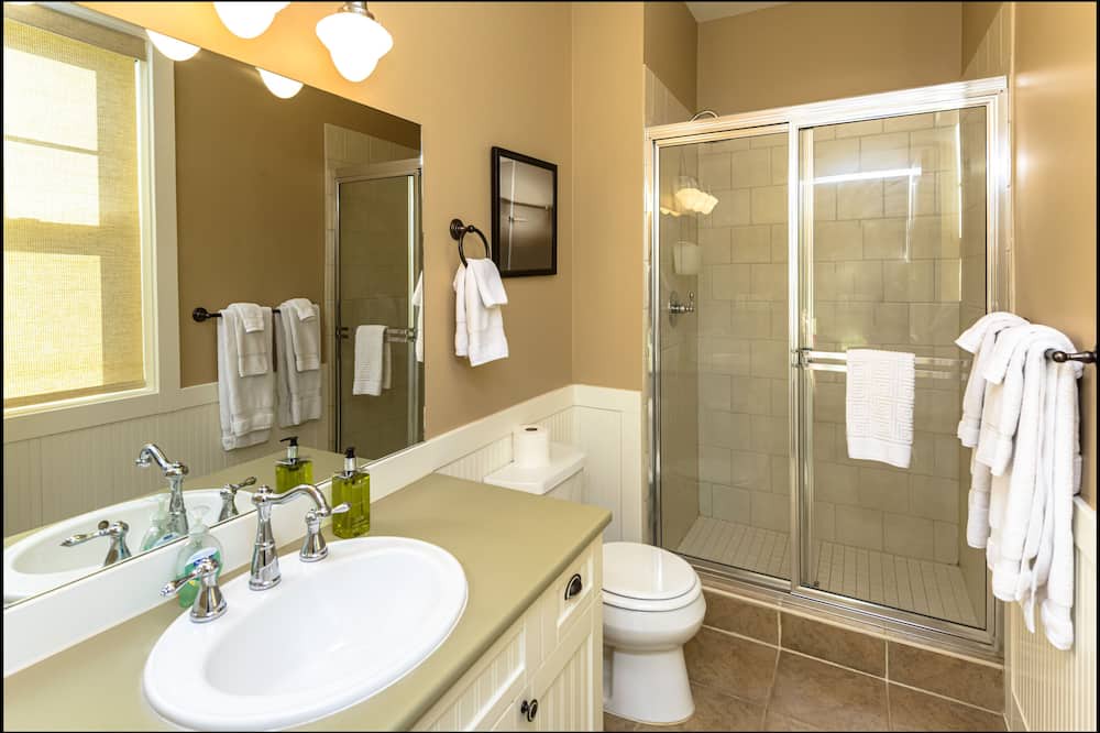 Photo of Bathroom in Oroville