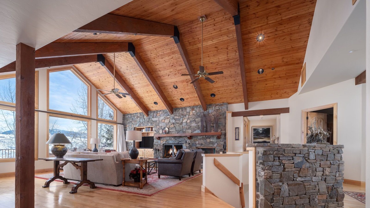Photo of Livingroom in North Gros Ventre